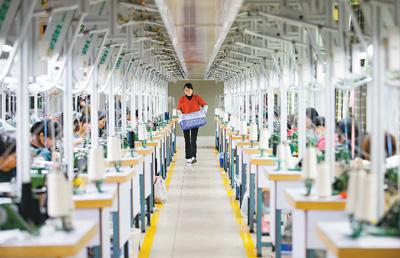 興辦實業，助力村民家門口就業